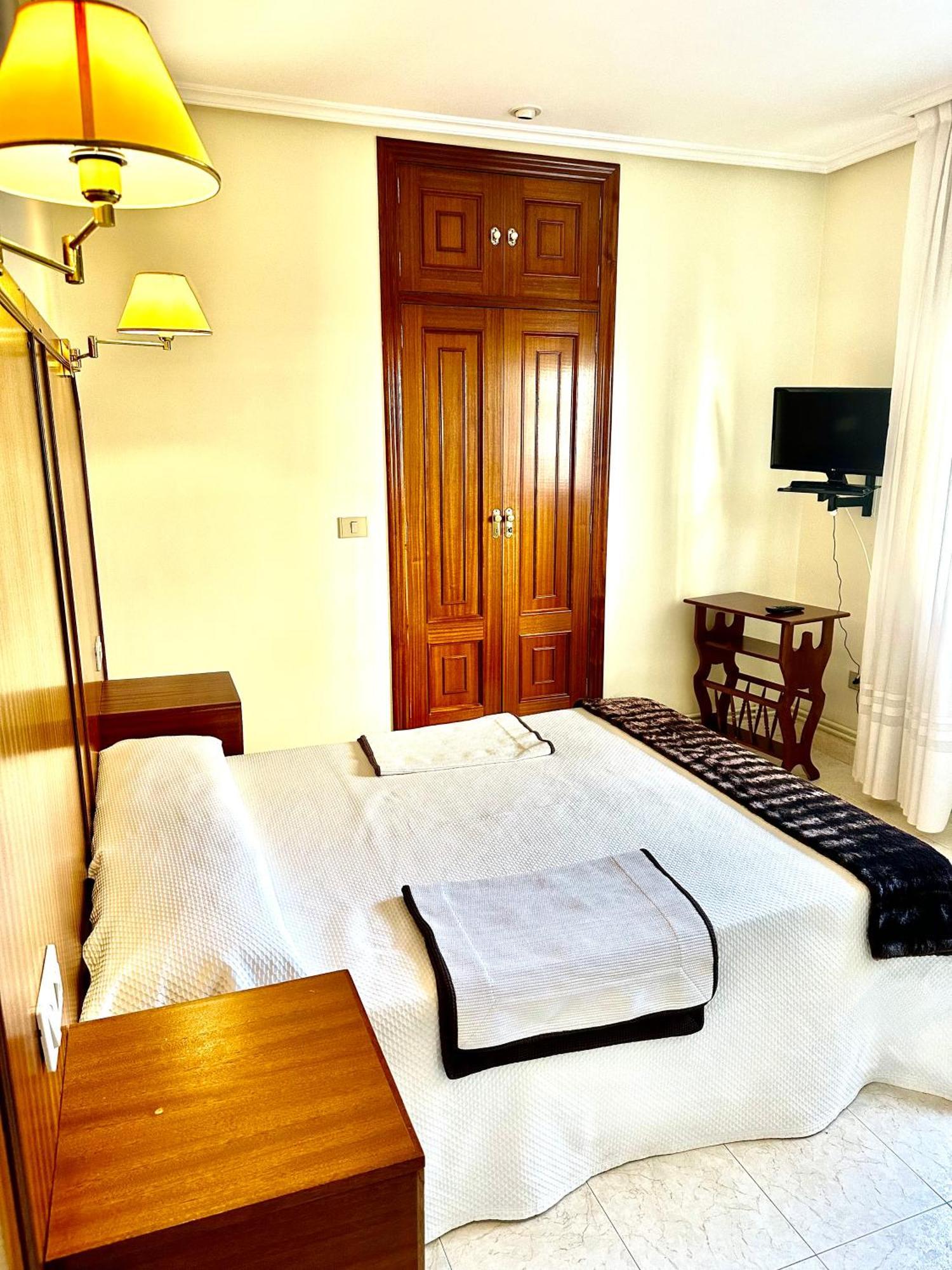 Hostal La Cubana Carballino Kültér fotó